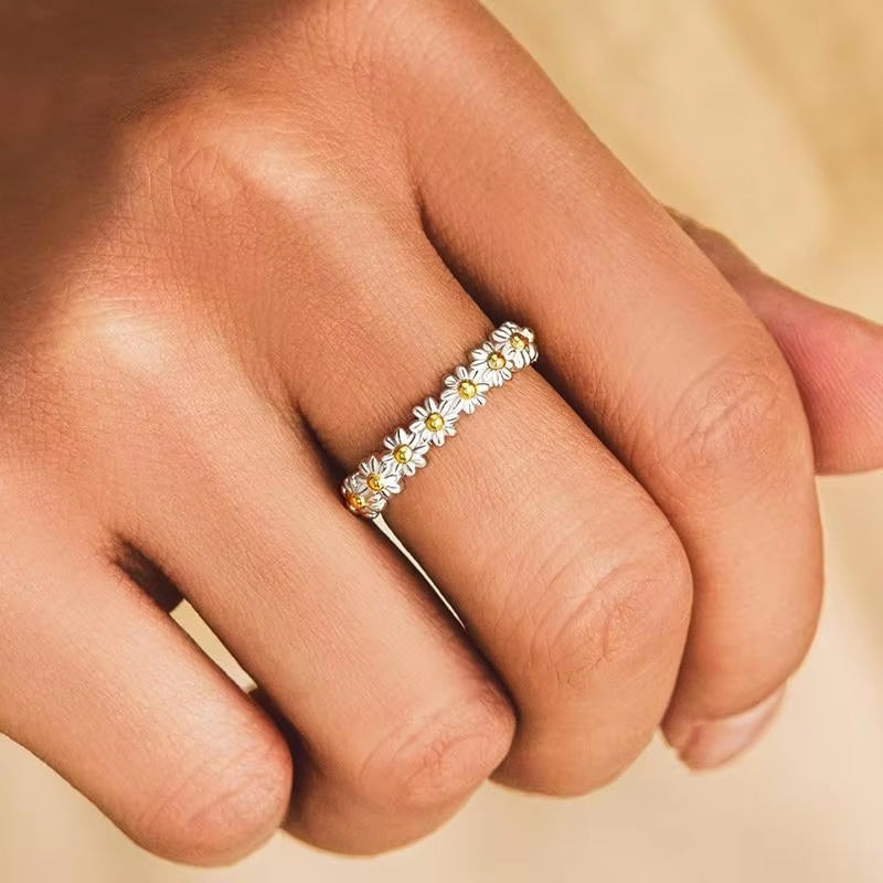 925 Sterling Silver Opening Women’S Rings New Small Daisy Designed Finger Accessories Fresh Exquisite Daily Wear Jewelry