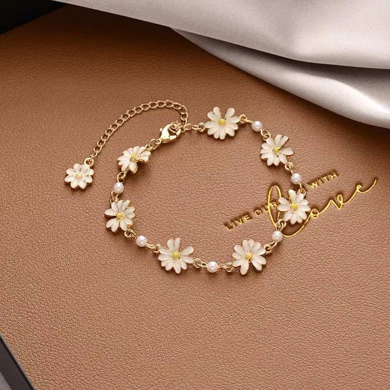 New Korean Fashion Elegant Inlaid Rhinestone Bracelets Yellow Flower Charm Bracelet for Women Gold Color Luxury Jewelry Gifts